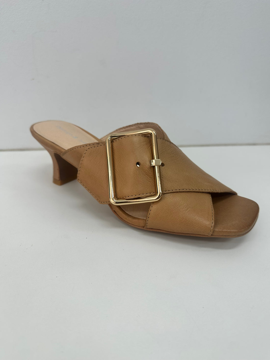 Django & Juliette Ucalls Tan