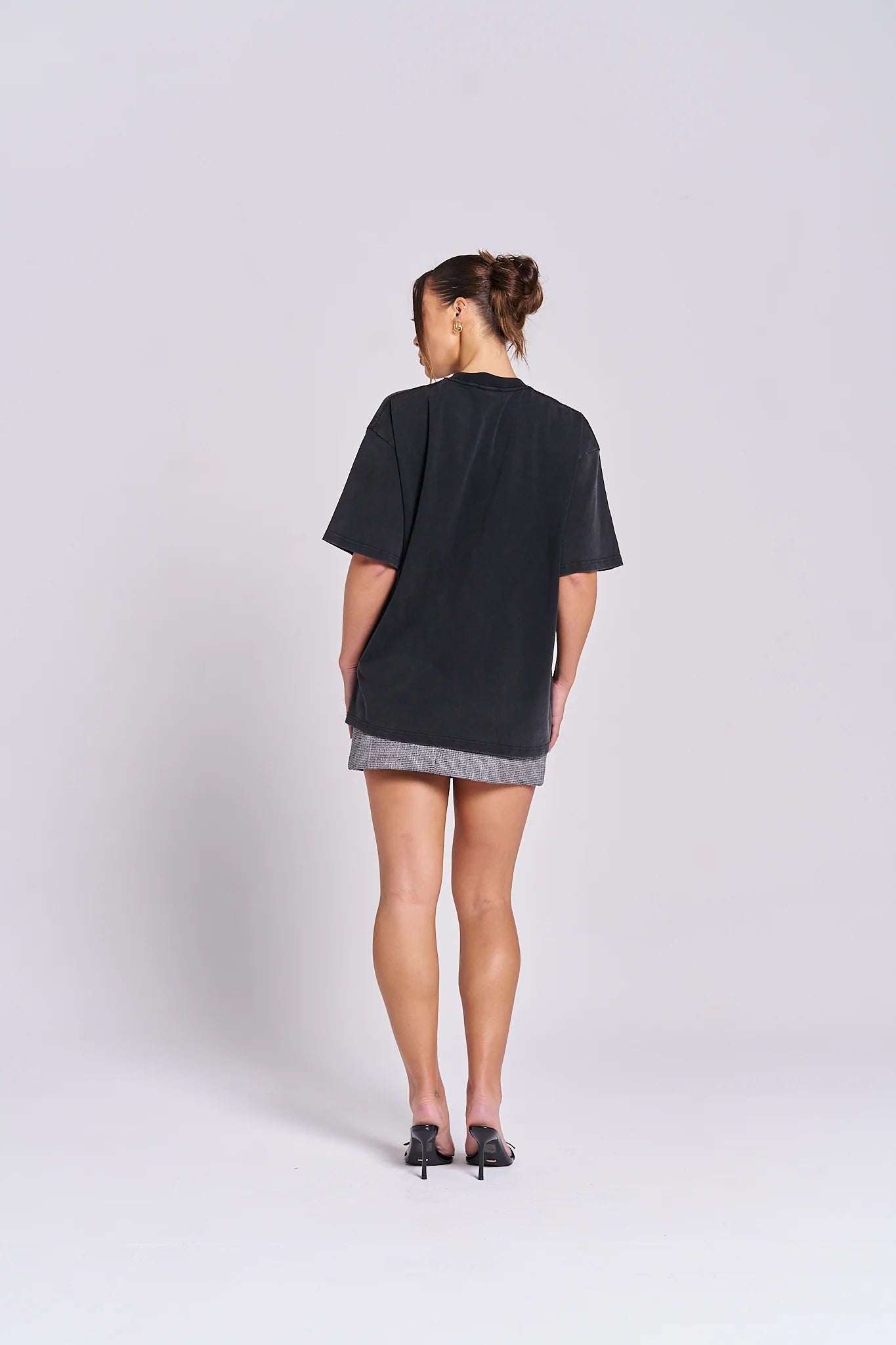 MAKU The Label Bleeding Heart Oversize Black Wash Tee