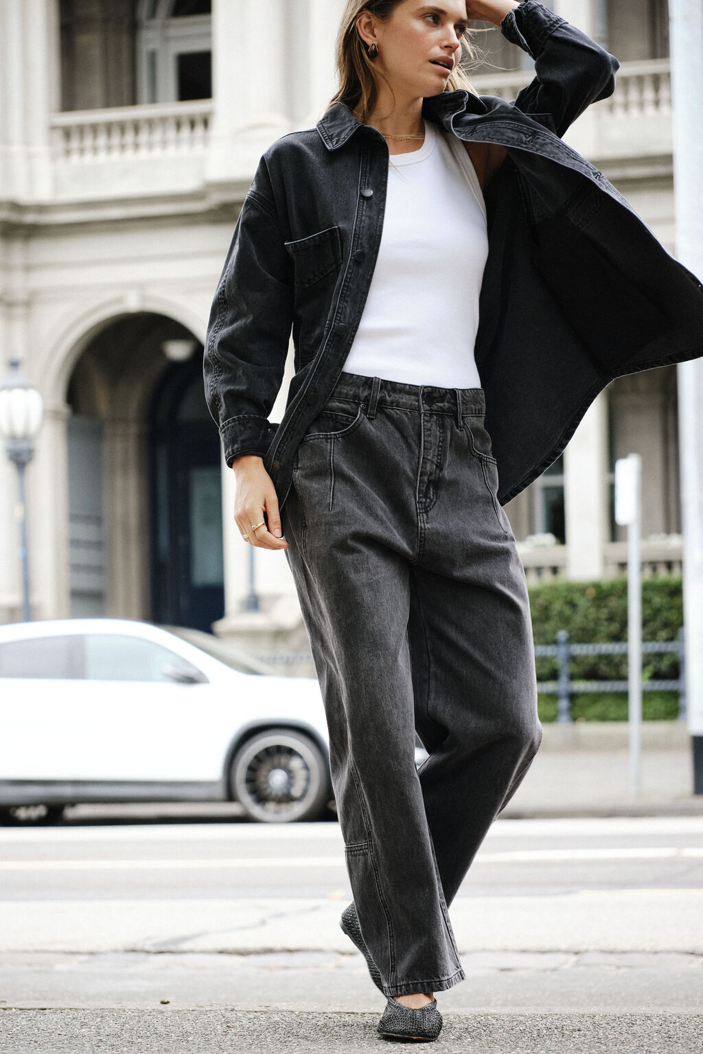 Ceres Darted Barrel Jean Faded Black