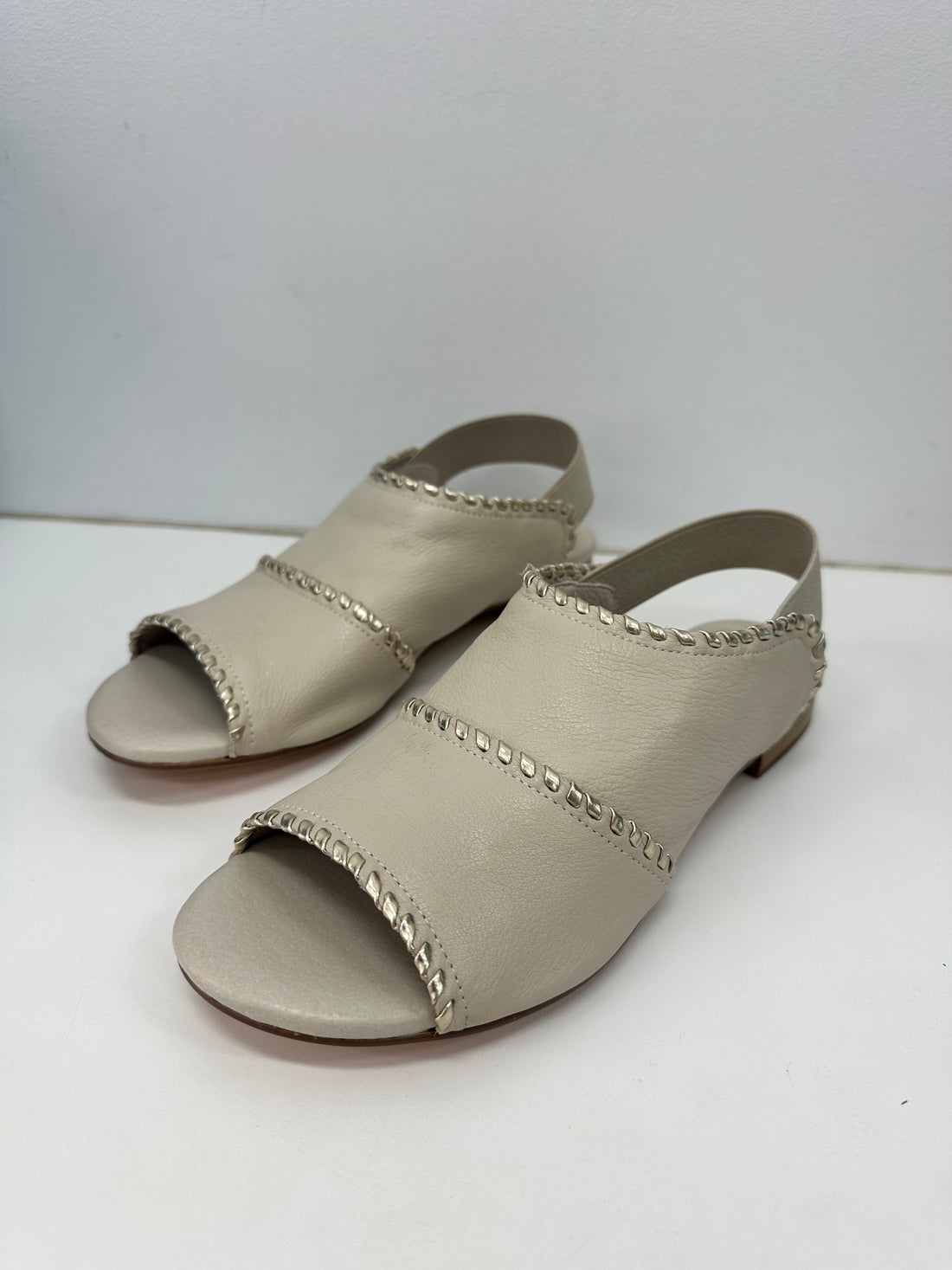 Django + Juliette Pelham Almond/Pale Gold