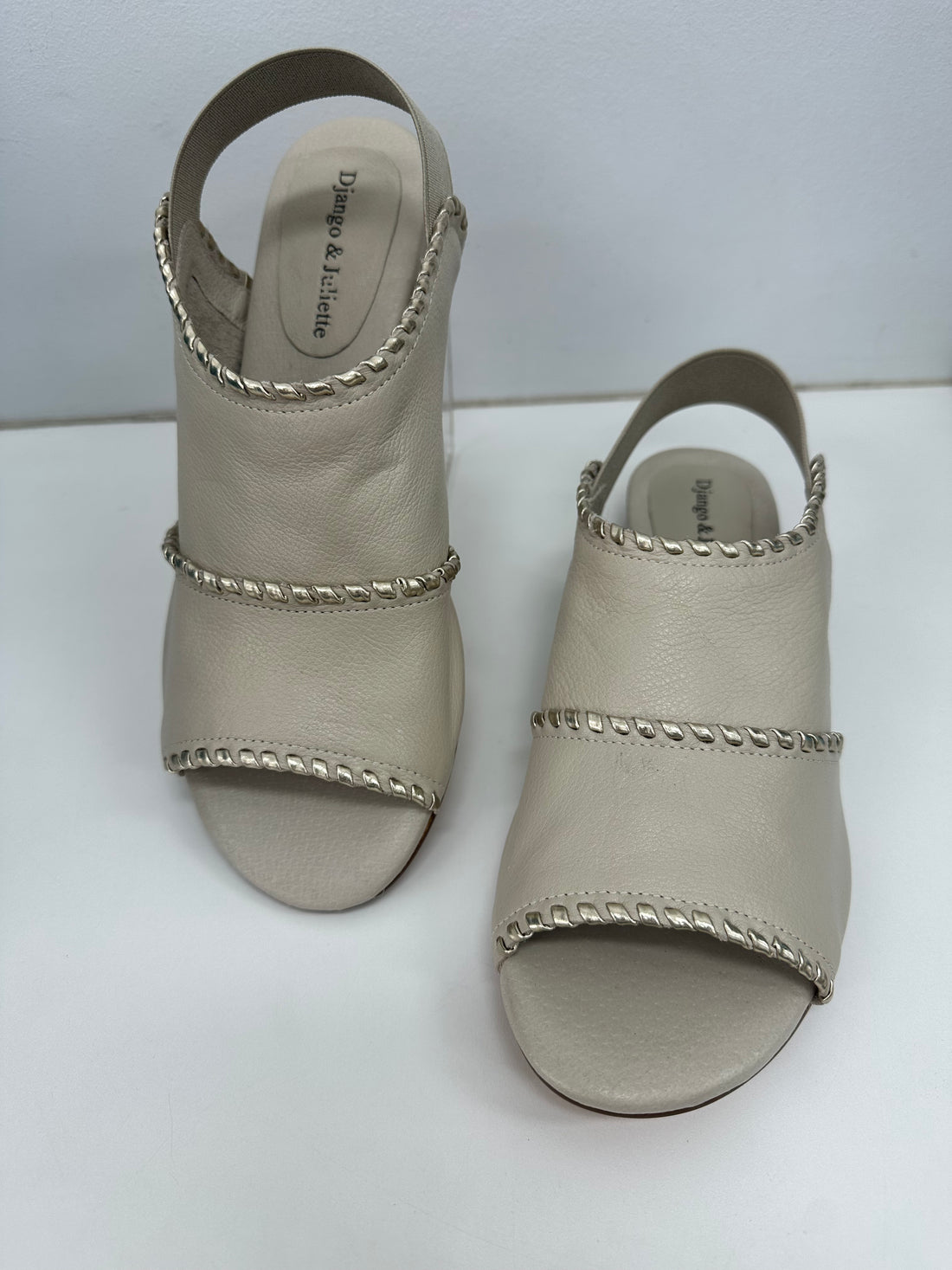 Django + Juliette Pelham Almond/Pale Gold