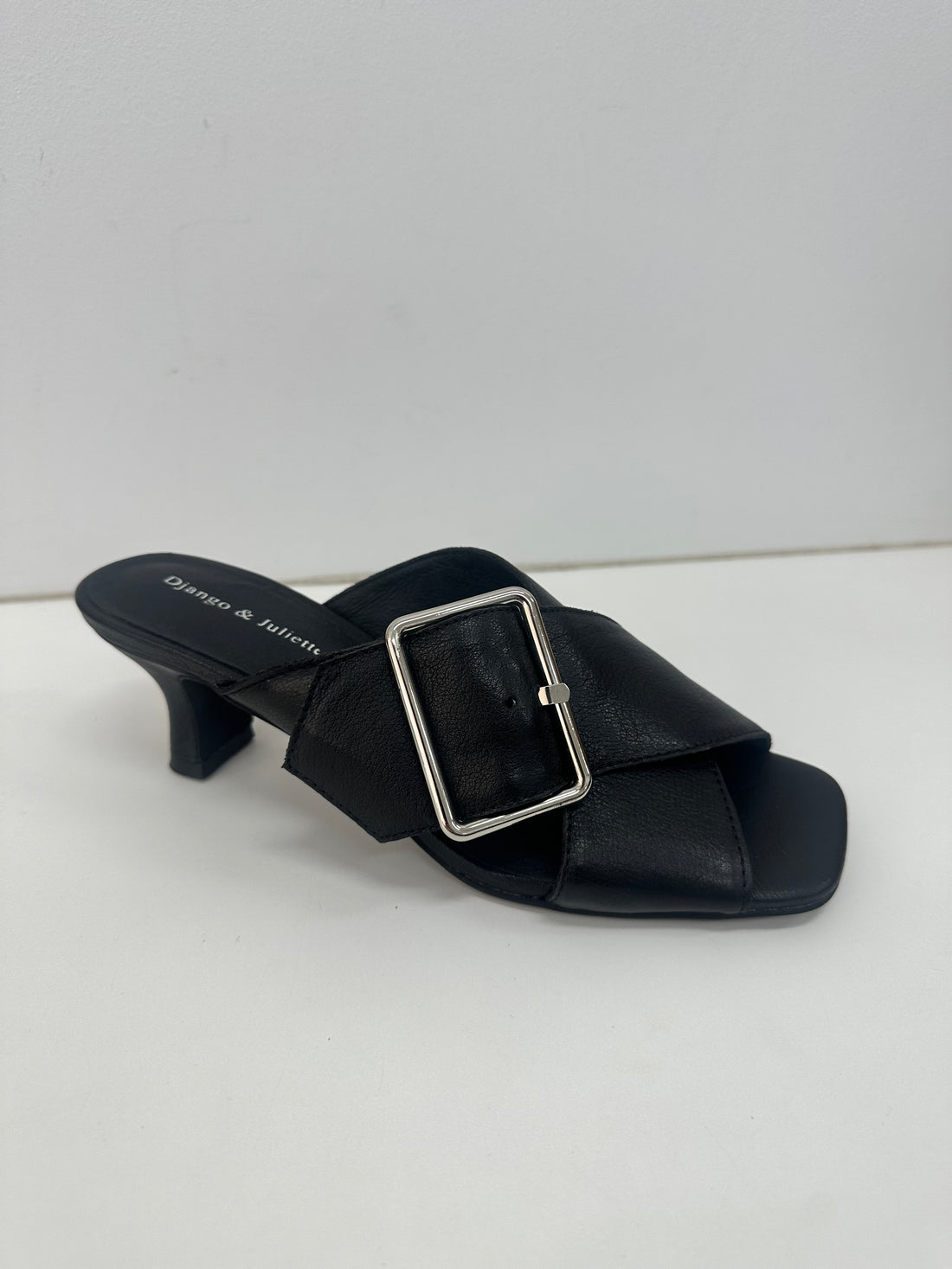 Django & Juliette Ucalls Black