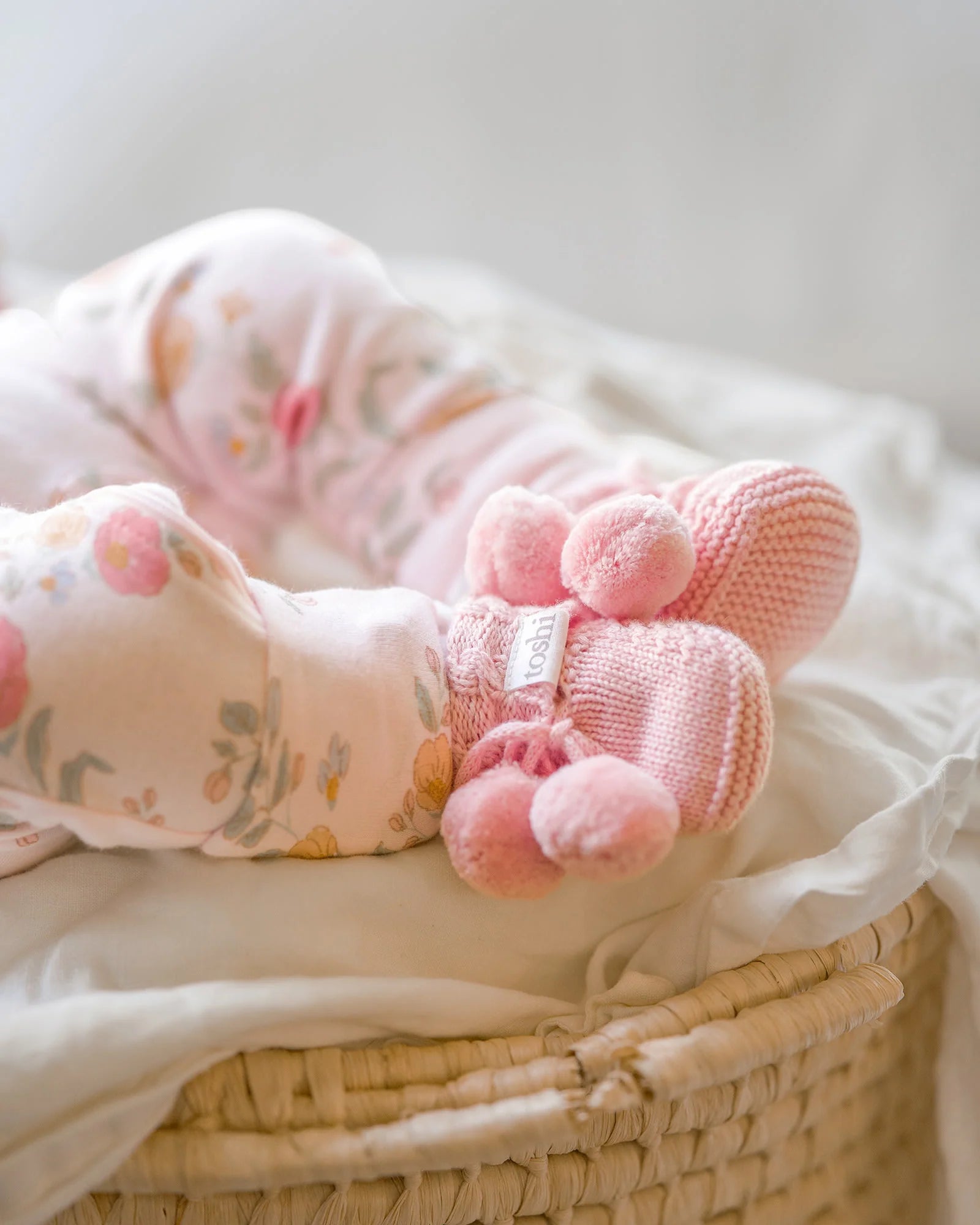 Toshi Organic Baby Booties Yummy Misty Rose