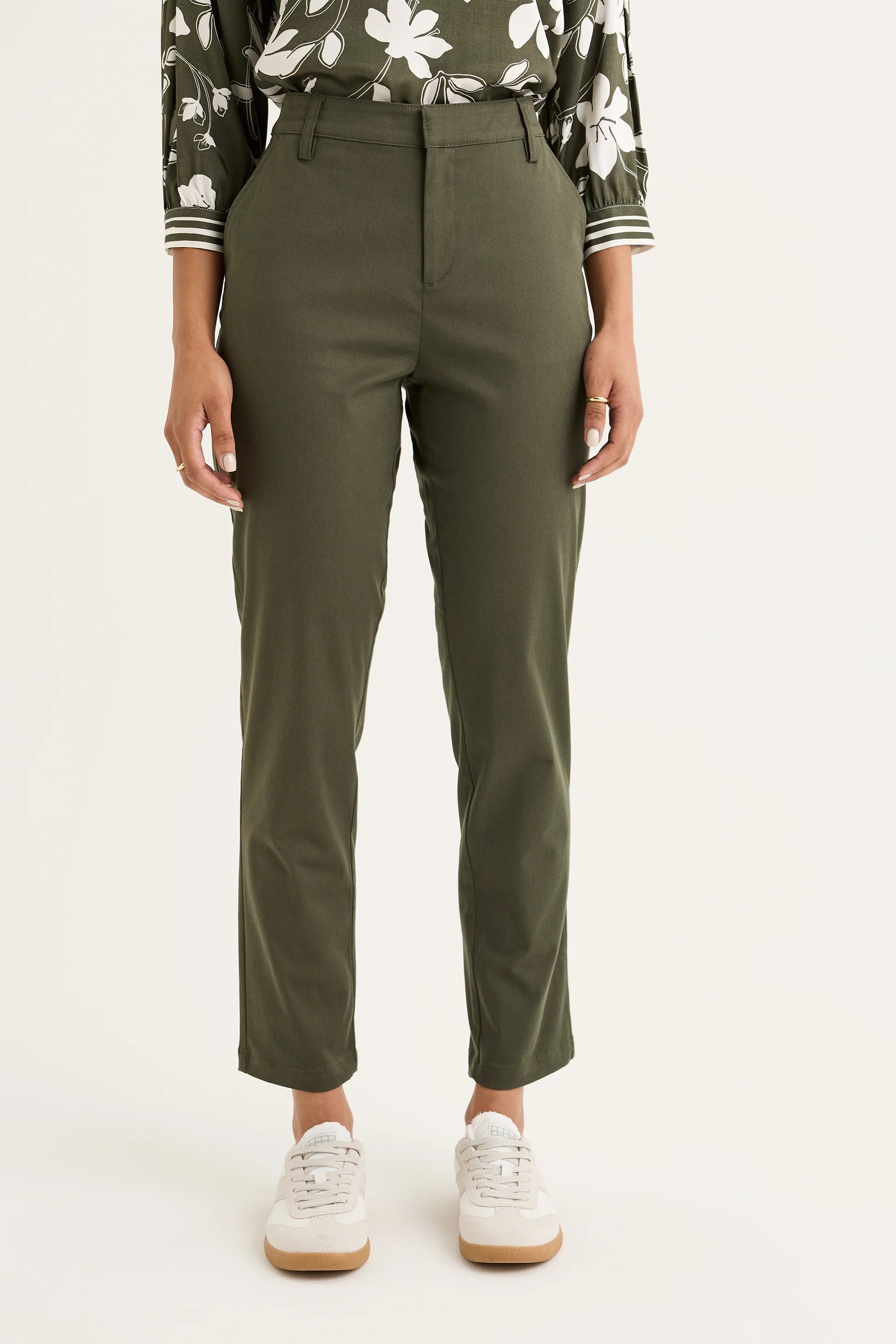 Yarra Trail Nova Classic Khaki
