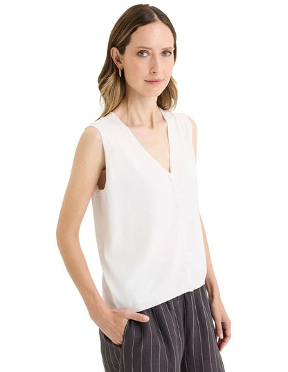 Yarra Trail Rise Knit Vest White