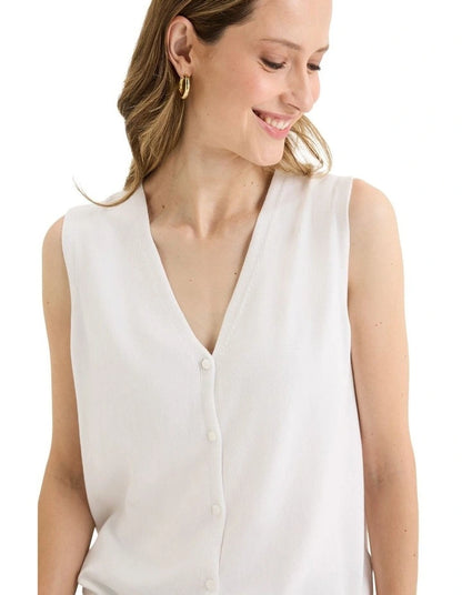 Yarra Trail Rise Knit Vest White