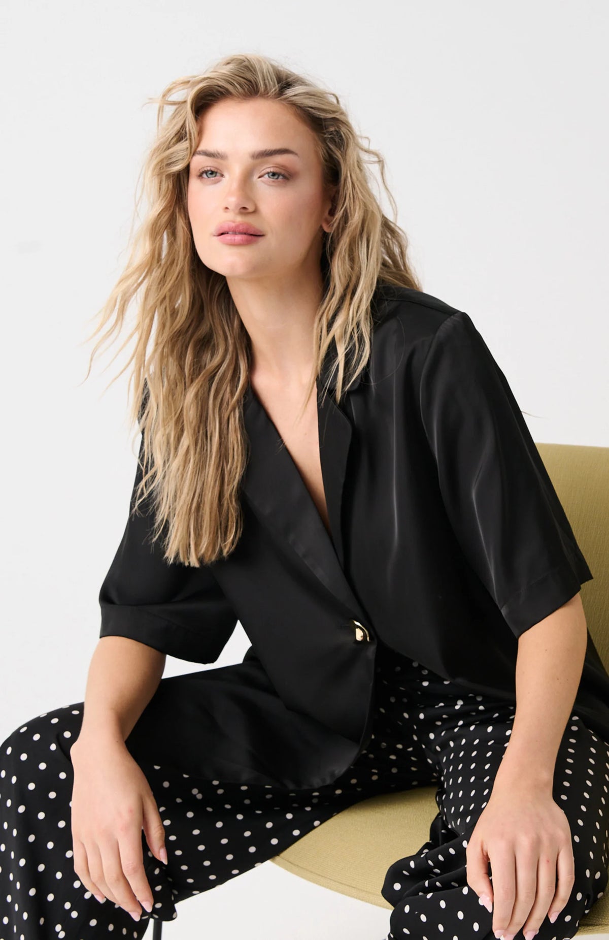 Cartel &amp; Willow Sable Top Black/ Gold