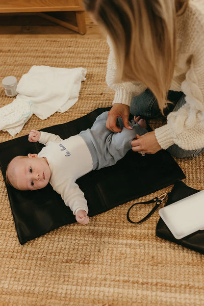 OiOi Changing Pouch Black