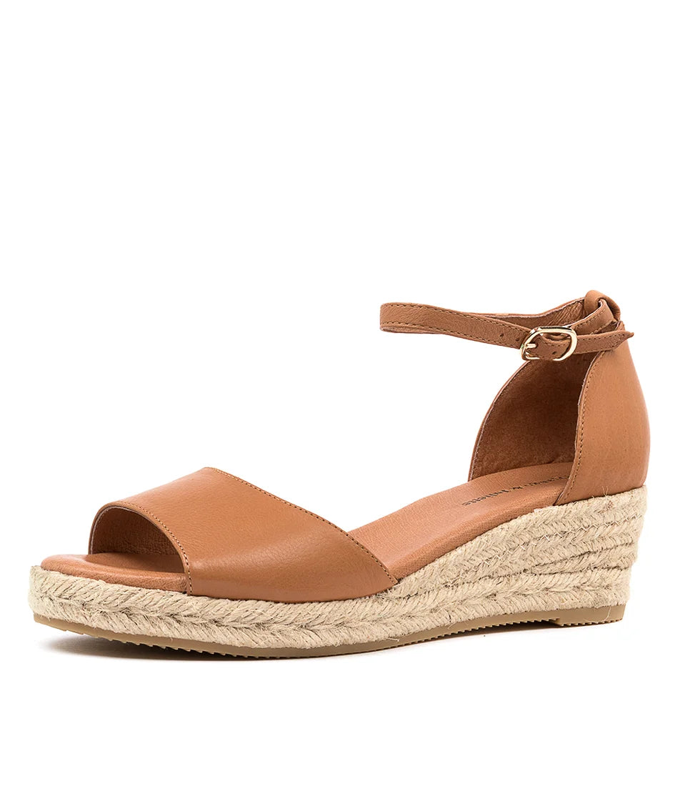 Django &amp; Juliette Skip Dk Tan