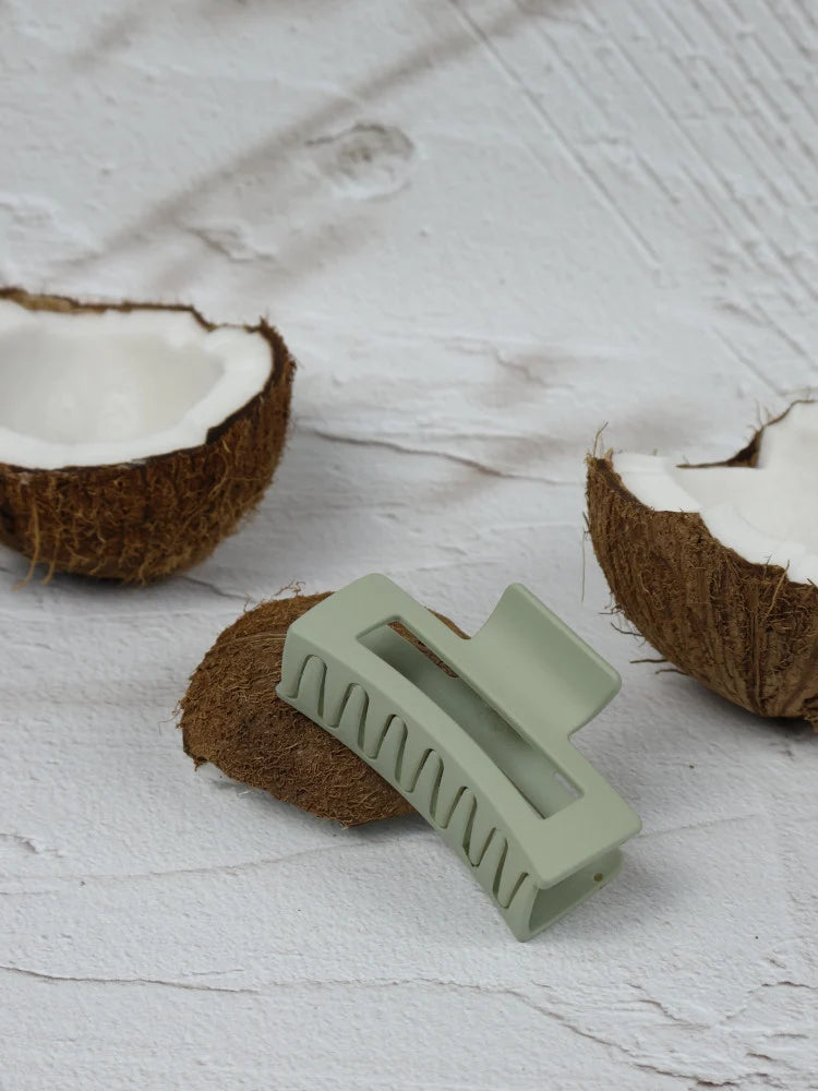 Nakoa Small Hair Claw Clip Sage