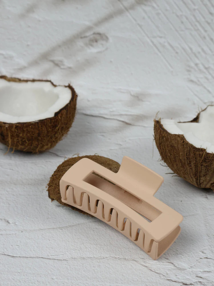 Nakoa Medium Elongated Hair Claw Clip Sand