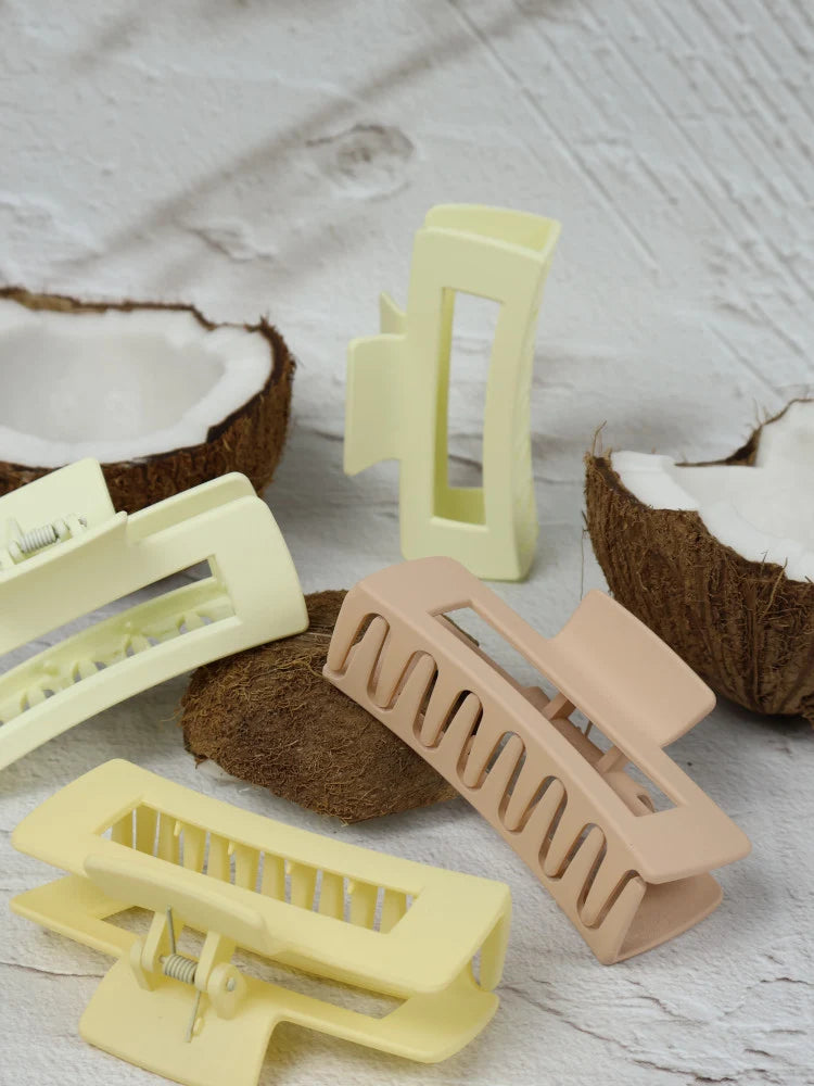 Nakoa Medium Elongated Hair Claw Clip Fairy Ivory