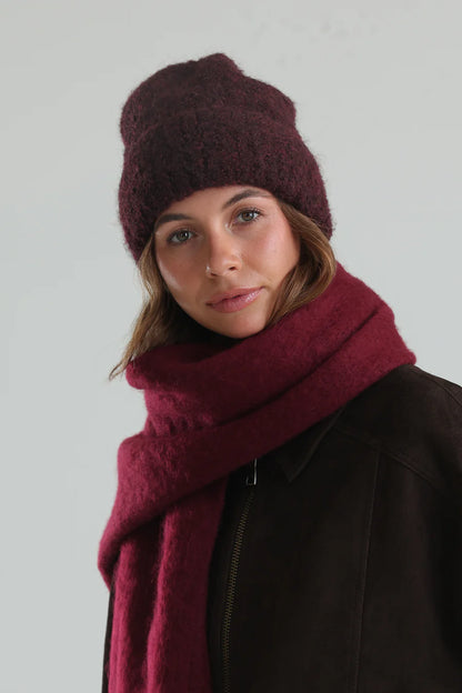 Morgan &amp; Taylor Cream Freya Boucle Beanie in Burgundy