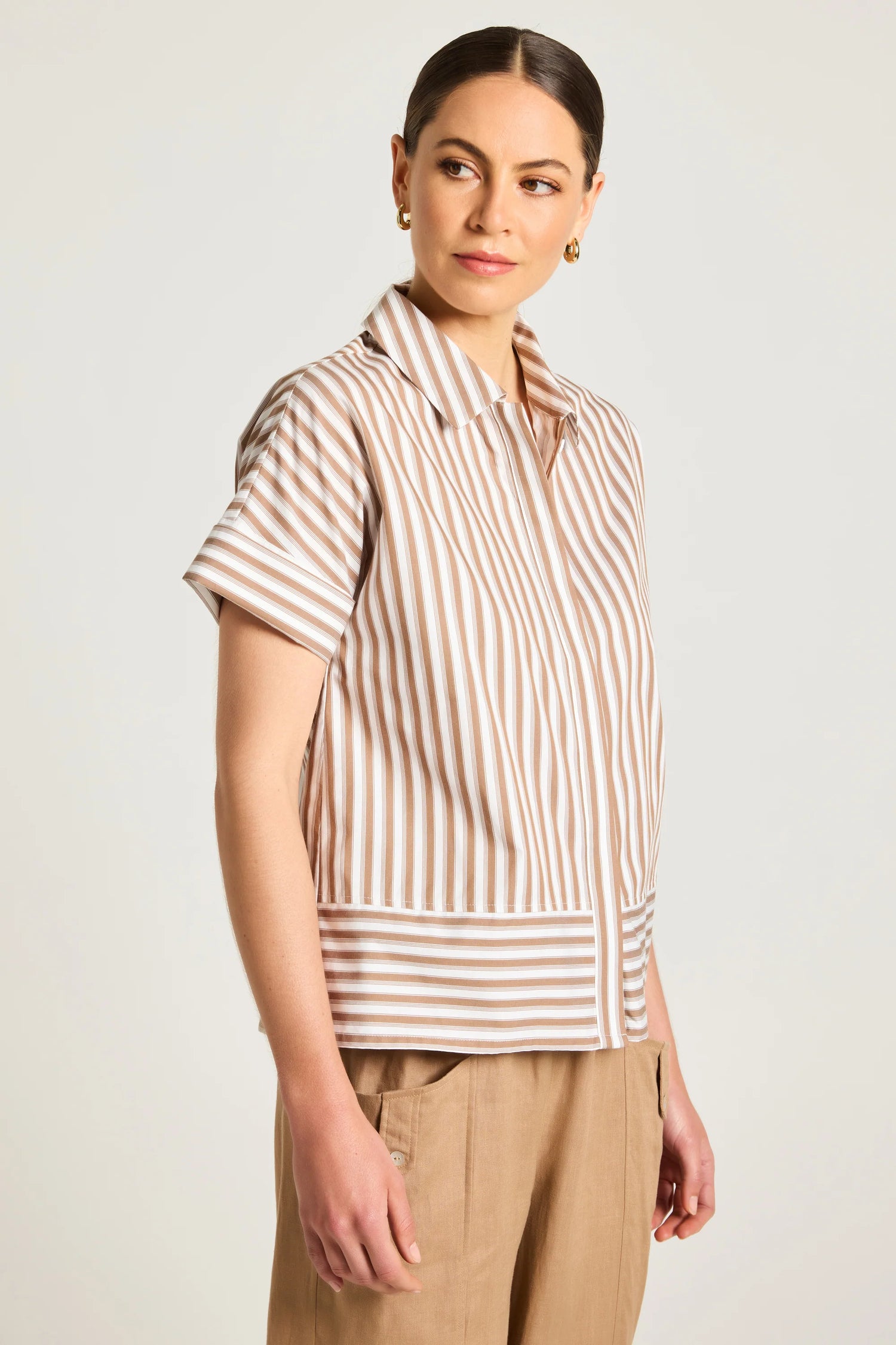 Ari Shirt Toffee/White