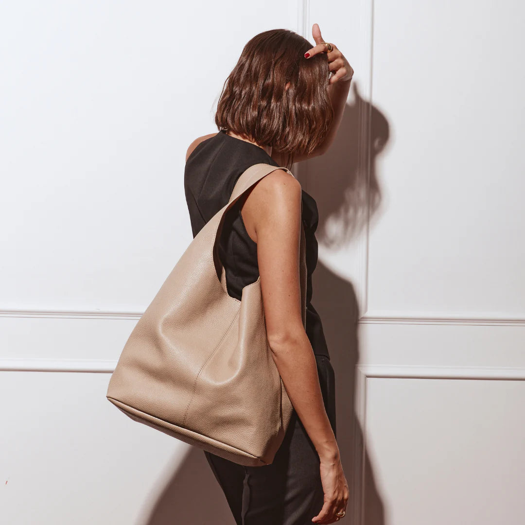 Vestirsi Scarlett Leather Hobo Bag Beige